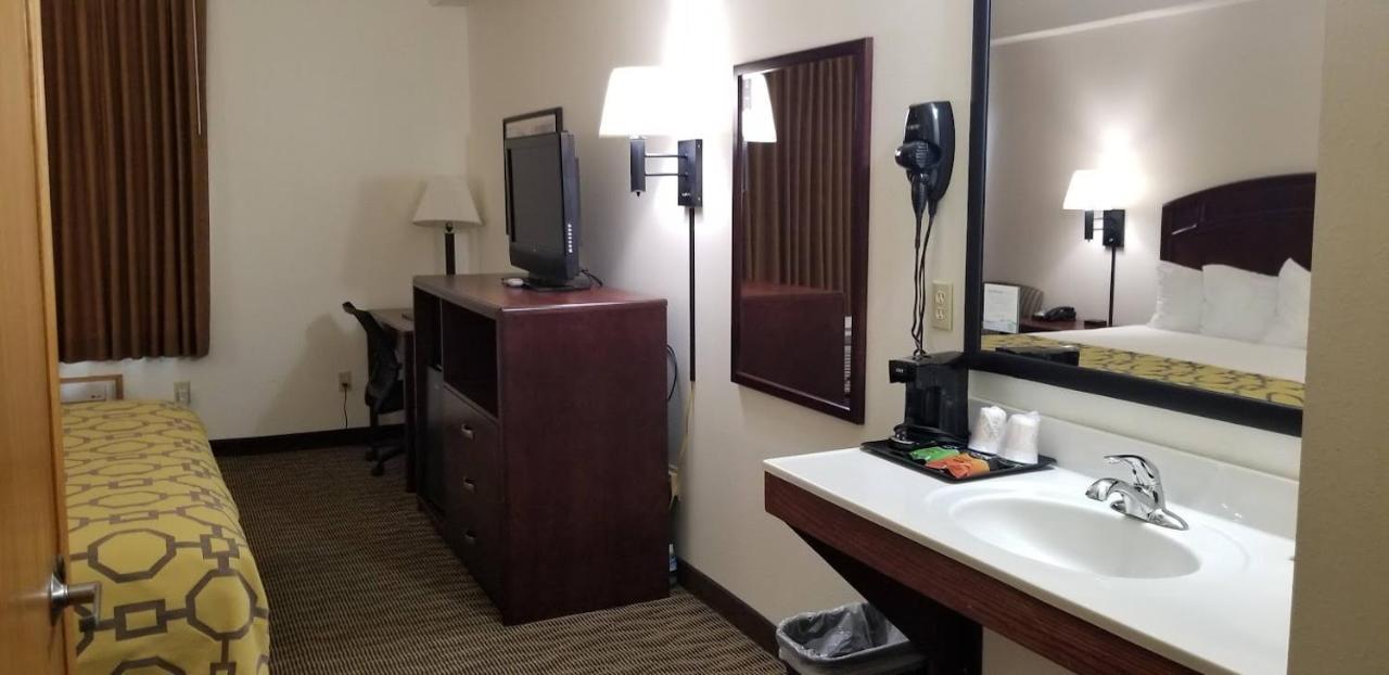 Baymont By Wyndham Harlan Hotel Luaran gambar